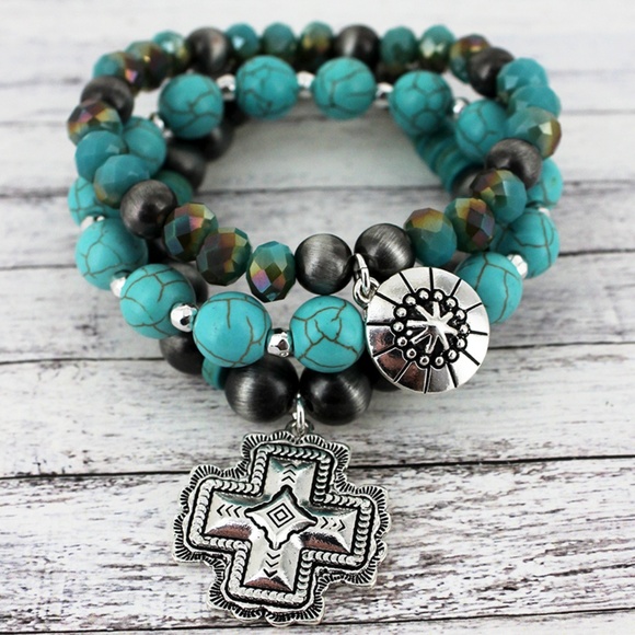 Jewelry - NWT Silvertone & Cross Charm Bracelet
